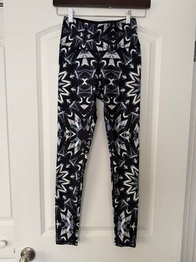 Wolven Women's Black & White Patterned Leggings - Raina pattern